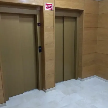 Araucaria Garden & Parking 马拉加